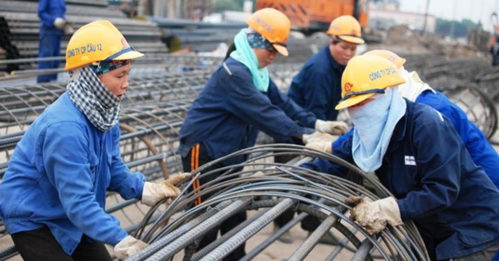 Người nước ngoài đang xin giấy phép lao động tại Việt Nam thì có được thử việc không? Thời hạn giấy phép lao động là bao nhiêu năm?